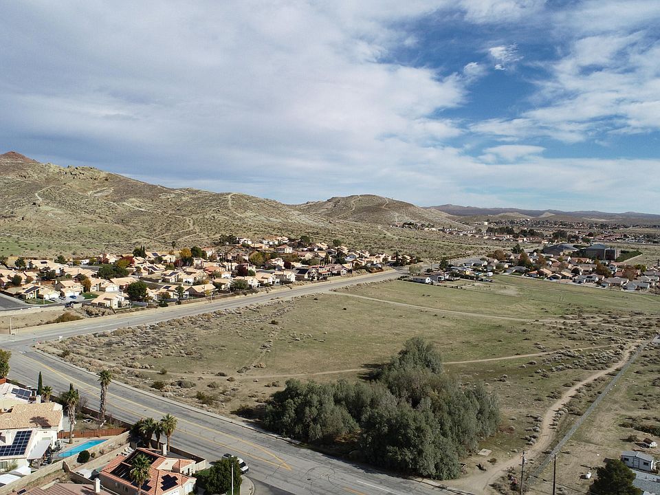 1st image of 30th St W