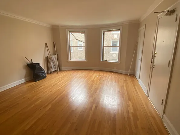 909 Elmwood Ave, Evanston, IL