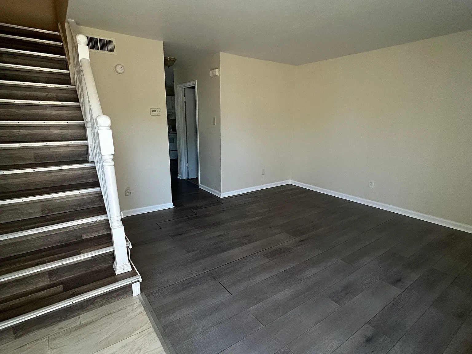 2 bed, 1.5 bath, 1200 sqft, $1,100 — Photo 2