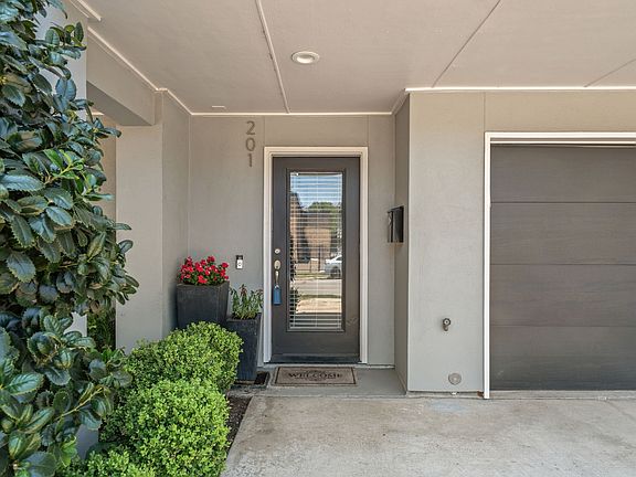3rd image of 4039 Congress Ave Suite 201