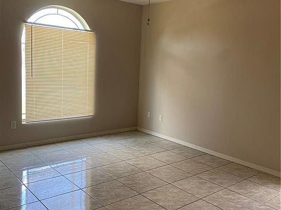 5th image of 303 Baltic Ave #3
