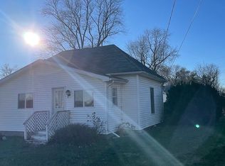 2404 W New Goshen Ave, West Terre Haute, IN 47885