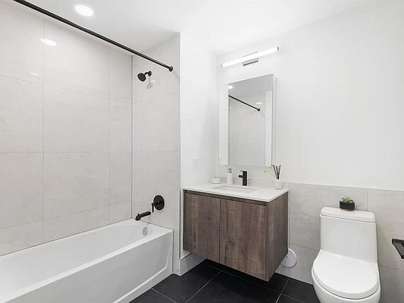 5th image of 56 Jordan Ave #505