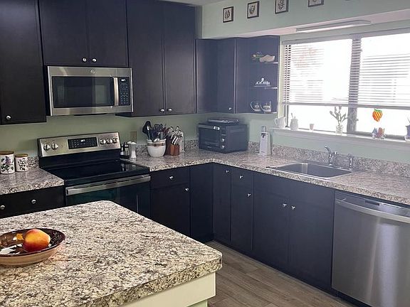 5th image of 148 Jamestown Rd