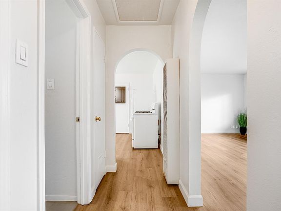 4th image of 832 E Santa Barbara Drive E