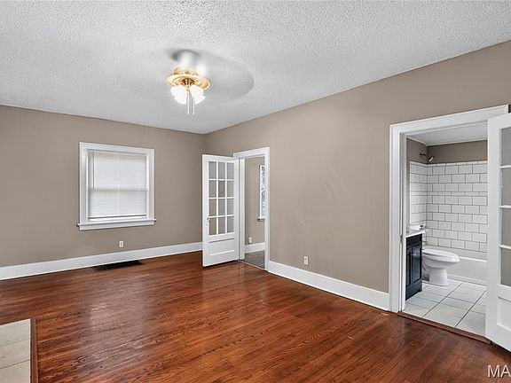 3rd image of 216 Harrison Ave