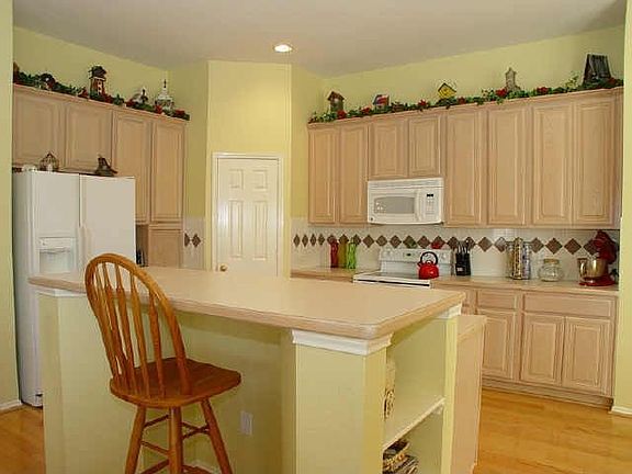 4th image of 3816 Cochran Dr