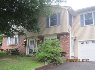 438 Sunset Dr, Southampton, PA 18966