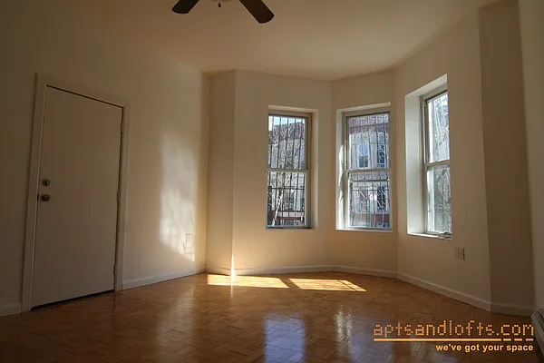 Rented by aptsandlofts.com | media 12