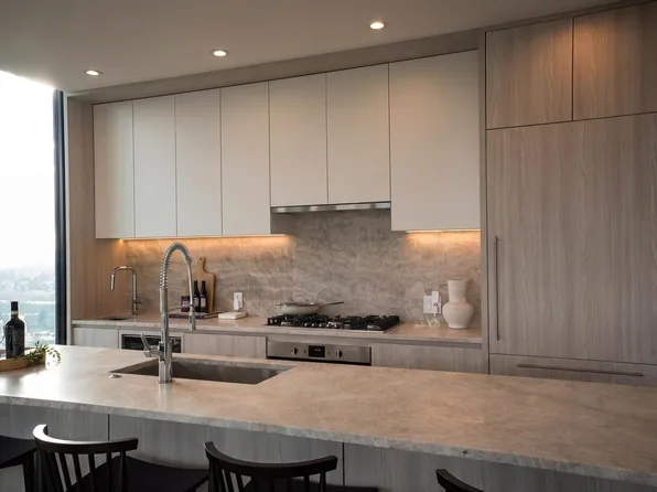 4168 Lougheed Hwy #4108, Burnaby, BC V5C 0N9