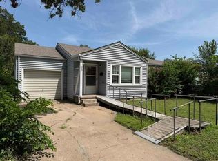 329 S Sunset St, Ponca City, OK 74601