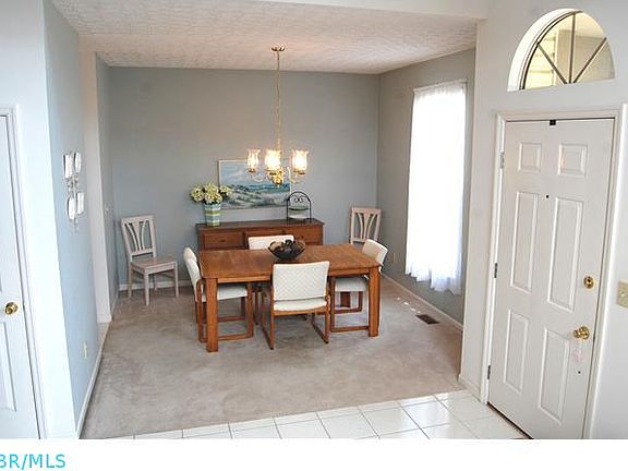 4th image of 556 Courtright Ct