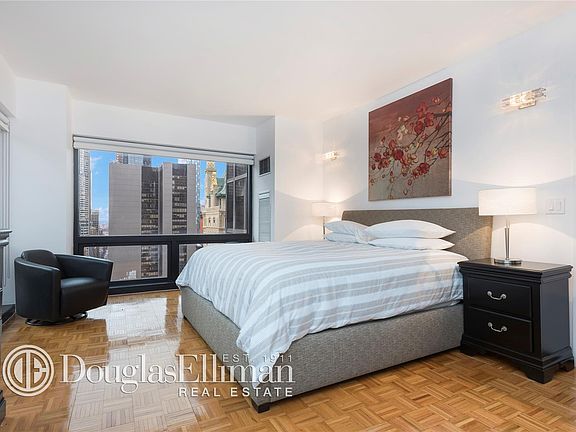 4th image of 721 5th Ave APT 33A