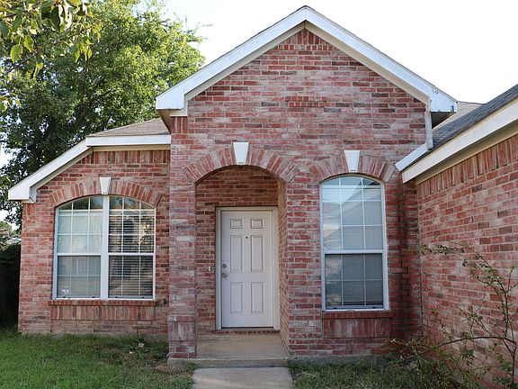 3rd image of 815 Gillon Dr