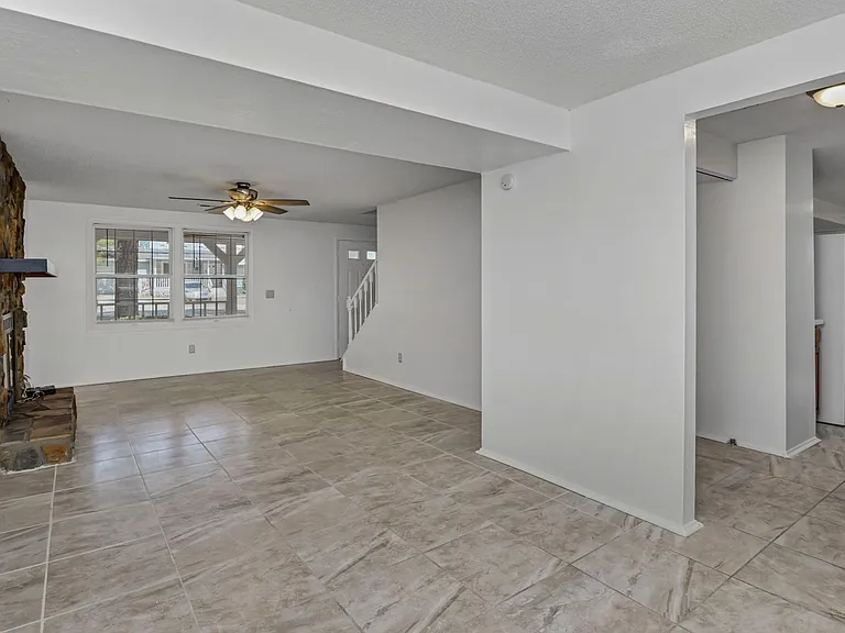 220 N Donar Dr — Photo 9