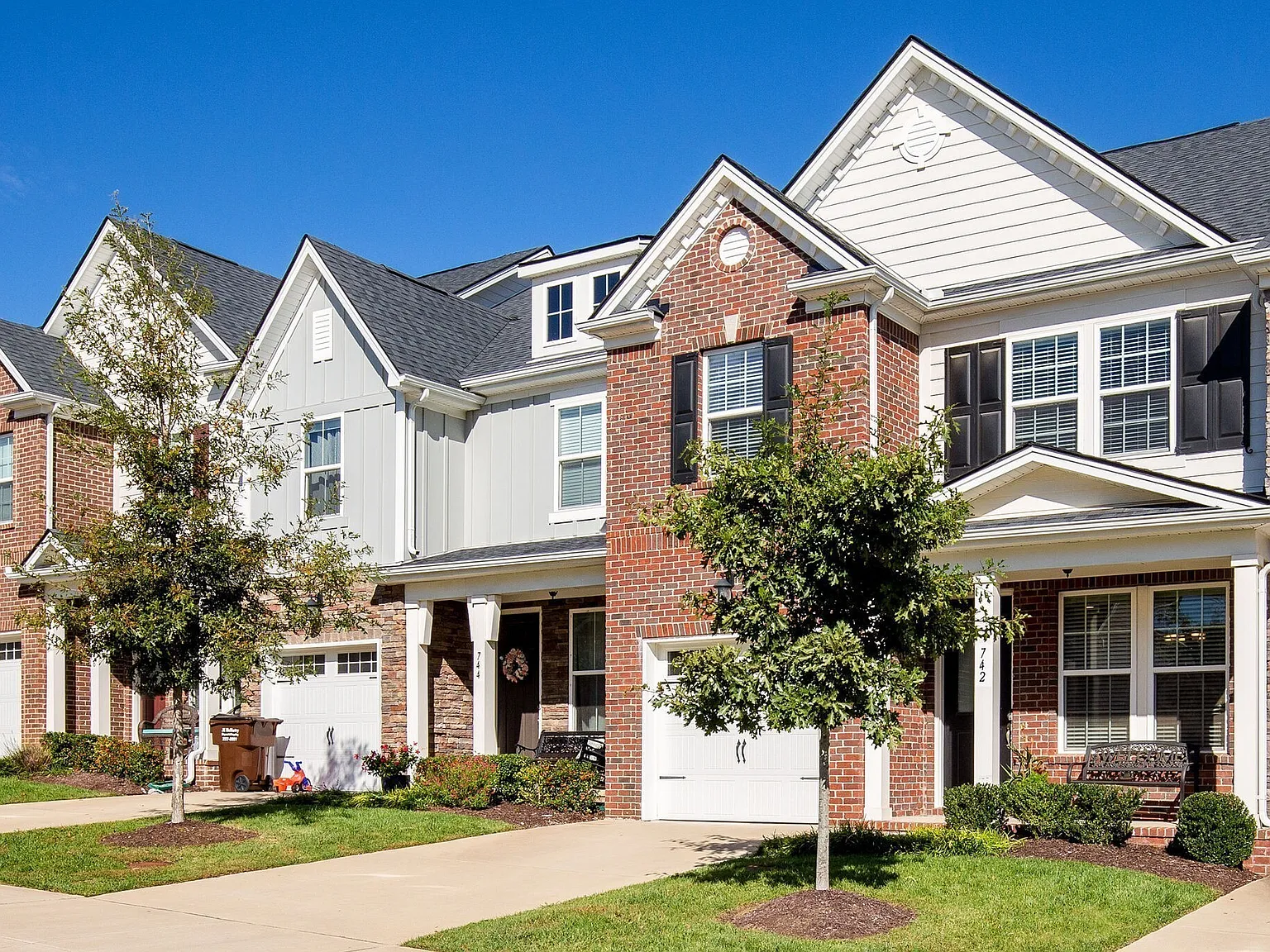 3 bed, 2.5 bath, 1679 sqft, $2,250 — Photo 1
