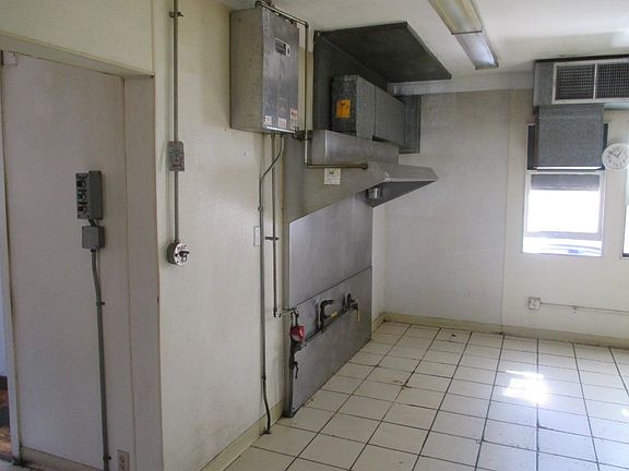 4th image of 720 Grand Ave