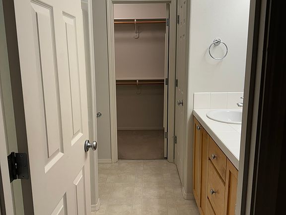 5th image of 6077 NE Alder St #1