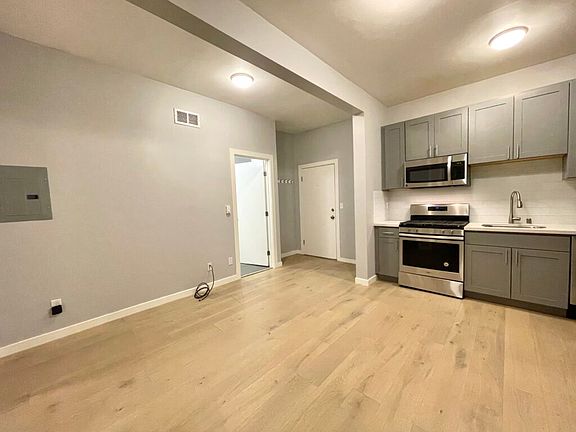 2nd image of 490 Francisco St APT 2
