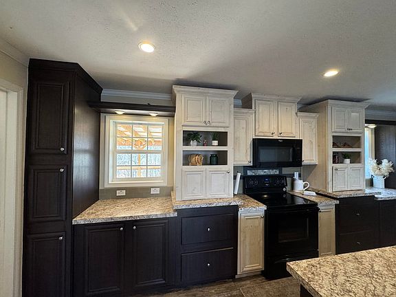 4th image of 552D Anders Rd