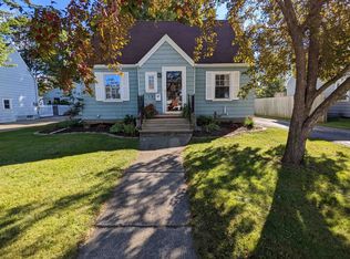 120 S John St, Neenah, WI 54956