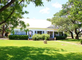 801 Navaho Trl, Cherokee, TX 76832