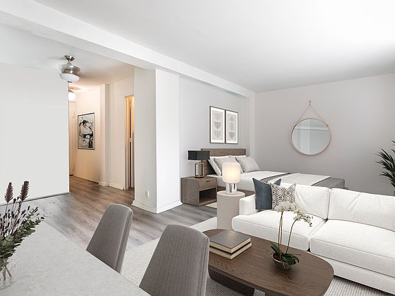 4th image of 310 Lexington Ave