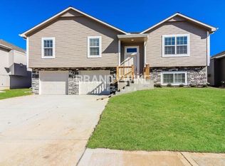 608 Winter Dr, Belton, MO 64012