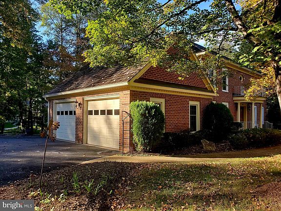 3rd image of 15900 Moncure Dr