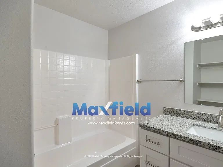 2737 E 750 N #3 — Photo 20
