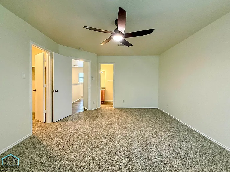 6 Bedford Bay — Photo 14