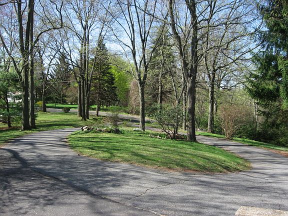 Circle driveway