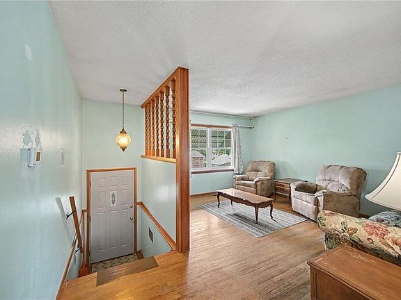 5th image of 2315 Cardinal Ln