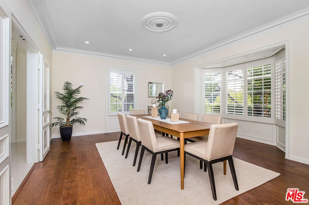5 bed, 6.0 bath, 5141 sqft, $17,500 — Photo 3