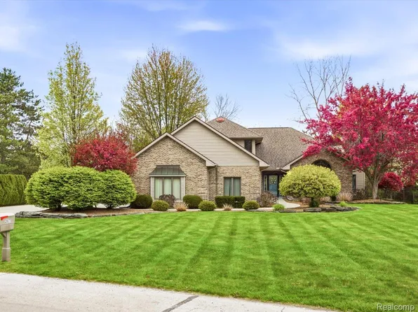 2837 Shorewood Blvd, Fort Gratiot, MI 48059