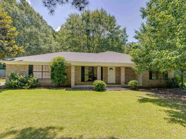 5509 Arrowhead Dr, Bastrop, LA 71220