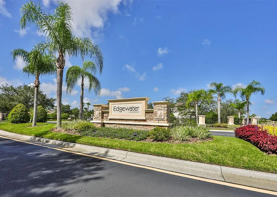 2414 Hibiscus Bay Ln