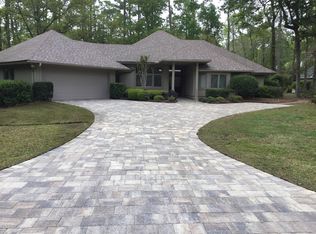 26 Parkwood Dr, Hilton Head Island, SC 29926