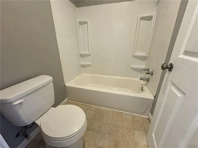 106 N Carter St — Photo 6
