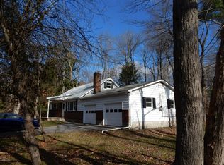 2122 Osprey Ln, Pocono Summit, PA