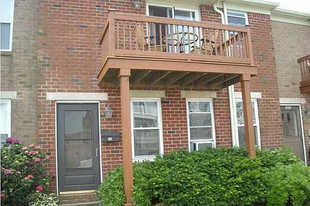 99 McCabe Ave #4 — Photo 33