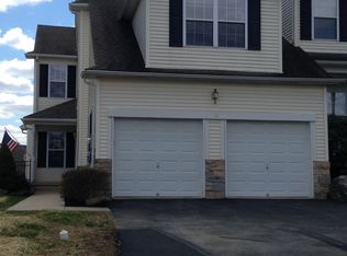 10 Water Wheel Ln, Easton, PA 18045