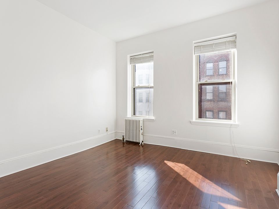 2nd image of 18 Menahan St #L1