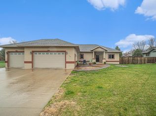 909 9th Ave SW, Pipestone, MN 56164