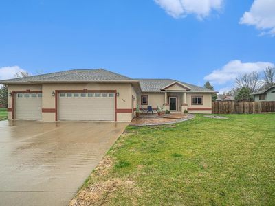 909 9th Ave SW, Pipestone, MN, 56164