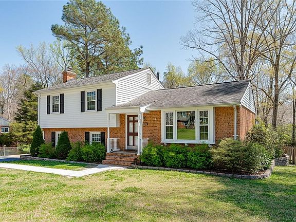 3rd image of 1603 Lochwood Dr