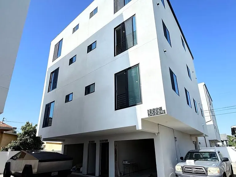 3020 S Normandie Ave — Photo 15