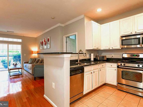 4th image of 2321 25th St S #2105