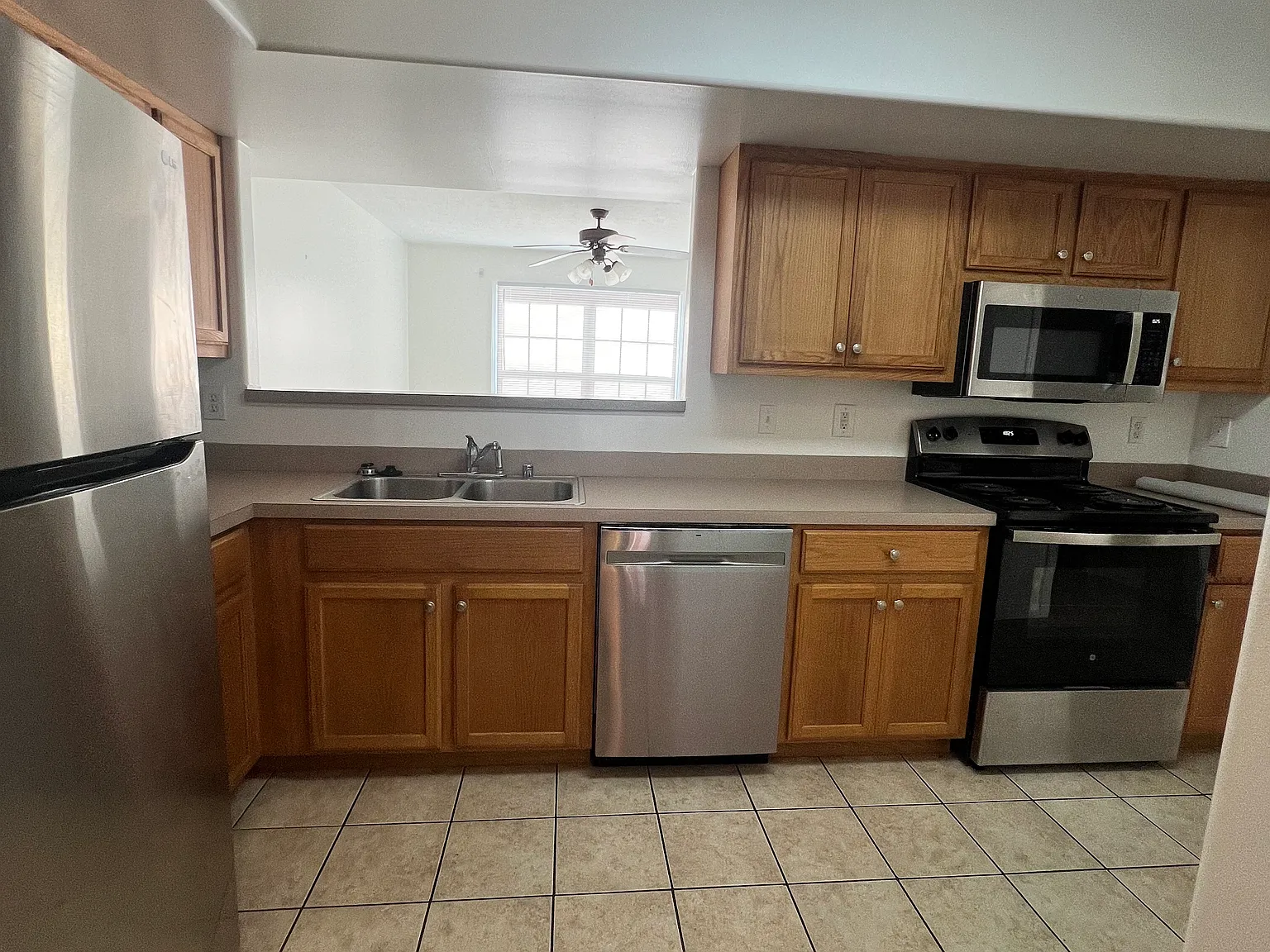 1018 Fiddler Creek Way — Photo 4