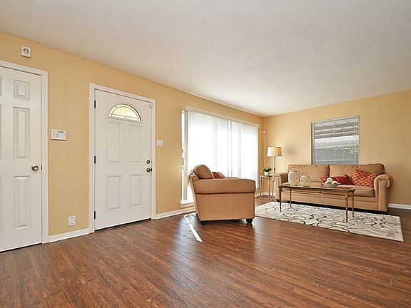 LUMINOUS NATUAL LIGHT THOUGHOUT YOUR NEW HOME!